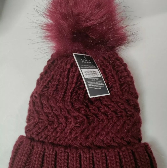 NEW Westloop Knit Pom Cuff Beanie Winter Hat, Skull Cap. Wine. Women, One Size. - Picture 2 of 7
